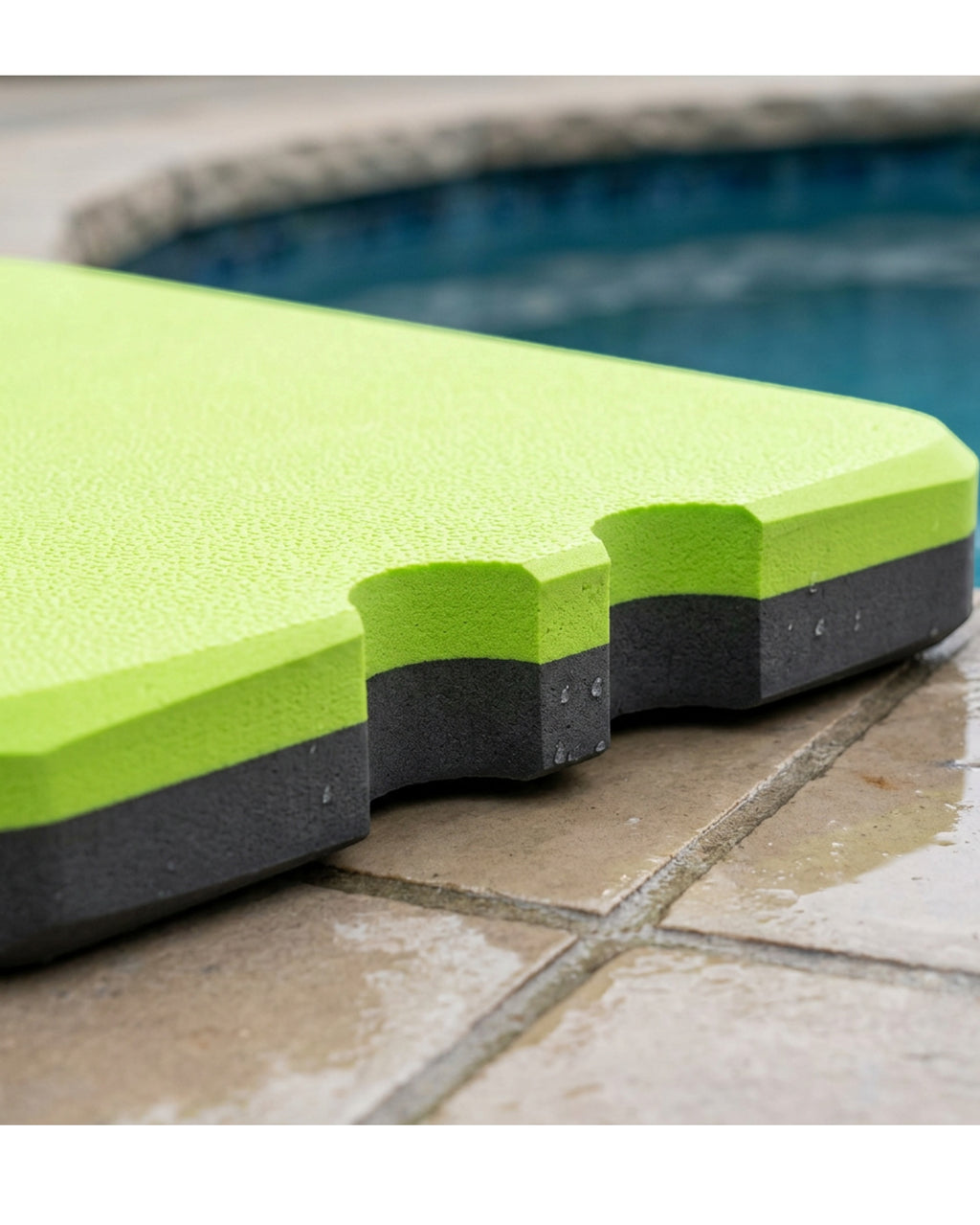 Oesi Rectangular Swim Training Board 44 x 30 cm Lime Eight Side Recesses - Detail view